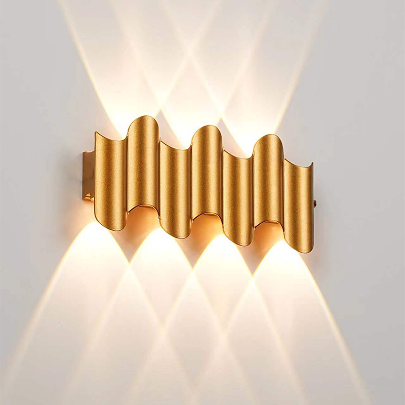 อลูมิเนียม Golden Body LED โคม - Outdoor Lighting Up And Down บทวิจารณ์และราคา